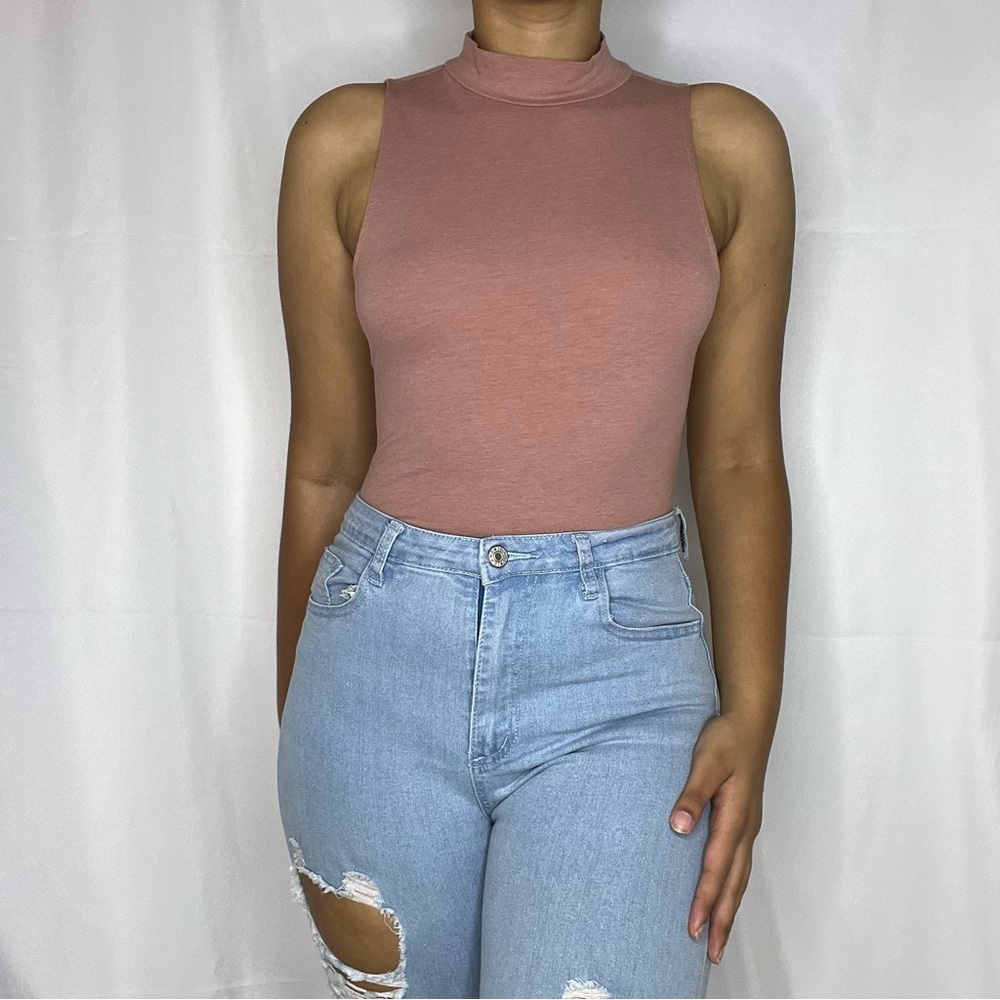 Sleeveless Turtleneck Mauve Bodysuit